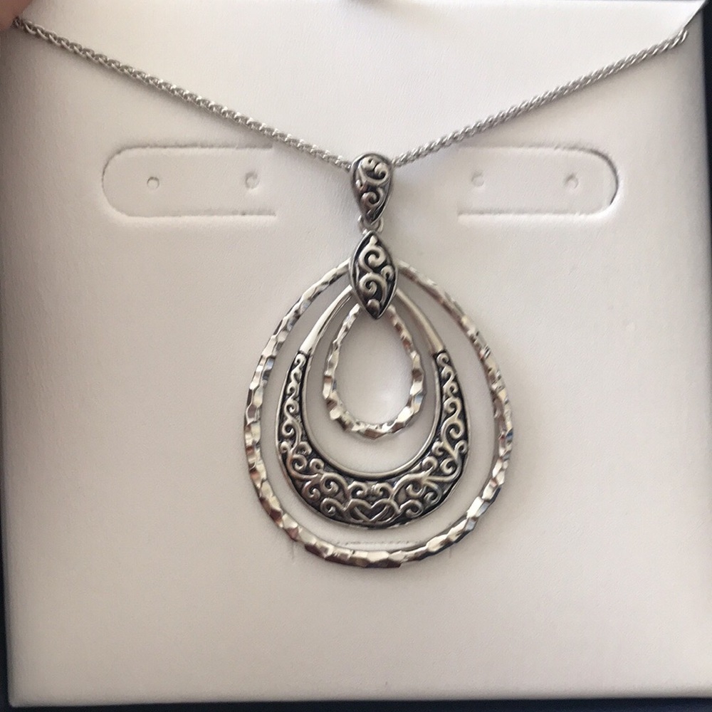 .925 Sterling Silver Teardrop Pendent Necklace